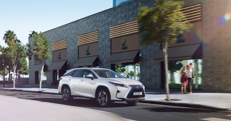 16. Lexus – RX450h L